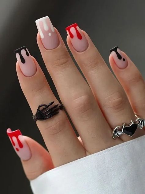 40+ Spooky and Fun Halloween Nail Art Ideas - HubPages Fun Halloween Nails, Spooky Nail, Pumpkin Nail, Vampire Nails, Horror Nails, Black Halloween Nails, Holloween Nails, Halloween Acrylic, Halloween Nails Easy