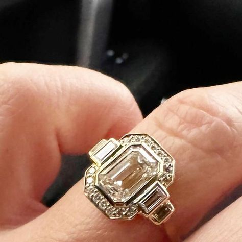 Art Deco Round Diamond Ring, Art Deco Emerald Cut Engagement Ring, Engagement Rings Art Deco, Art Deco Diamond Ring, Beautiful Engagement Ring, Yellow Diamond Engagement Ring, Vintage Art Deco Rings, 2023 Art, Vintage Style Engagement Rings