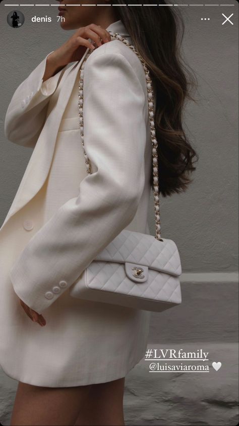 White Chanel Bag Aesthetic, White Chanel Classic Flap Outfit, Chanel Bags 2023, White Chanel Bag Outfit, Chanel White Bag, Chanel Bag Aesthetic, White Designer Bag, White Bag Outfit, White Designer Handbags