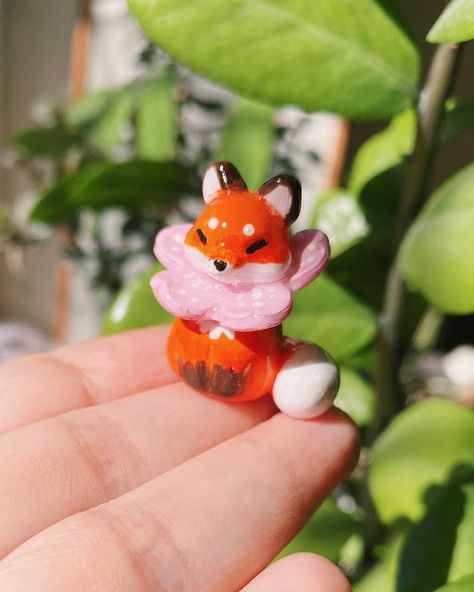 Sculpting Polymer Clay, Fox Clay Sculpture, Fox Polymer Clay, Clay Animals Cute, Cute Clay Animals, Fox Pottery, Clay Fox, Ceramic Fox, Polymer Clay Cute