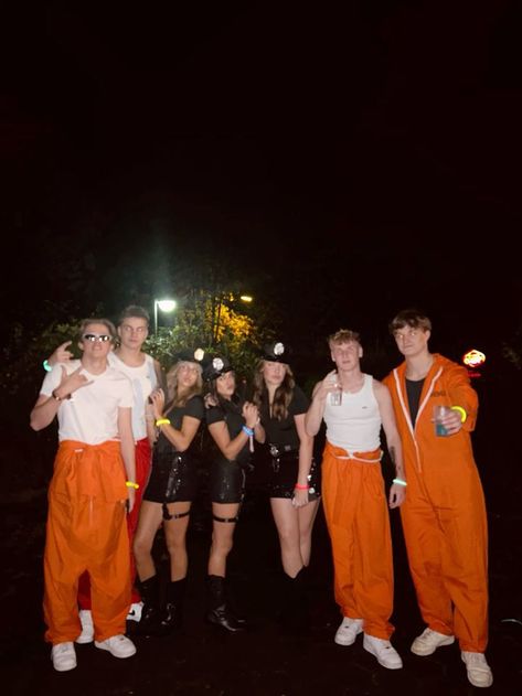 Group Customs Halloween, 4 Person Couple Costume, Cops And Prisoner Costume Group, Group Costumes Boys And Girls Friends, Cool Group Halloween Costumes, Group Of 11 Halloween Costumes, Group Couple Costume Ideas, Couple Group Halloween Costumes, Friend Group Halloween Costumes 6 People