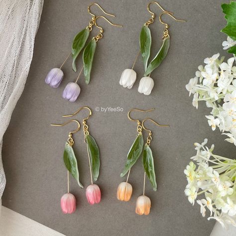 3D Tulip flower dangle earrings, Handmade shrink plastic tulip drop earrings, Pink Orange White purple tulips, Unique gift for her 🤍 Hypoallergenic 🌸 Handmade with love ✨ Cute & Dainty  🎁 Gift ready 〰️Click👇🏻 Find more Earrings🎀  https://www.etsy.com/shop/byYeeSo ◽️ PACKAGING ◽️  * The jewelry will be nicely packaged * Comes with a drawstring suede pouch * If you need personalized gift note, please click the link below, add it to your cart when check out to upgrade your packaging. https://www.etsy.com/listing/1008661207/upgrade-gift-packaging?ref=shop_home_active_1&frs=1 ◽️ SHIPPING ◽️ * USPS First Class Shipping Service with tracking number * All products will be shipped from USA ◽️ CARE INSTRUCTIONS ◽️ * Avoid perfumes or sprays * Avoid getting your jewelry wet * Wipe down the jewe Affordable Plastic Jewelry For Spring, Cheap Flower Charm Drop Earrings, Cheap Handmade Flower Shaped Jewelry, Cheap Trendy Flower Earrings For Everyday, Cheap Handmade Teardrop Flower Earrings, Cheap Whimsical Flower Earrings, Whimsical Everyday Cheap Earrings, Cheap Casual Flower Earrings For Gift, Hypoallergenic Earrings For Spring