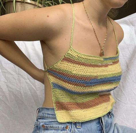 Cool Crochet Tops, Cool Tops Fashion, How To Make A Crochet Top, Crochet Things To Make, Open Back Crochet Top, Top A Crochet, Crochet Two Piece, Mode Crochet, Open Back Top