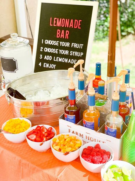 Self Serve Lemonade Bar - Alex Daynes Limonade Bar, Graduation Party Food, Party Food Bars, Lemonade Bar, Senior Graduation Party, Graduation Party Foods, Graduation Party Diy, Graduation Party Planning, Grad Party Decorations