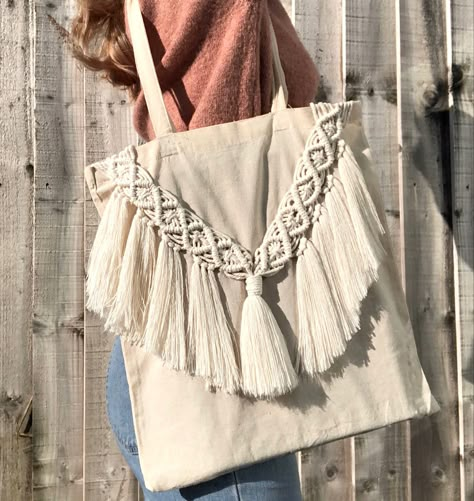 Macrame tote bag Art Macramé, Pola Macrame, Macrame Purse, Makramee Diy, Macrame Plant Holder, Macrame Wall Hanging Diy, Diy Tote Bag, Macrame Bag, Macrame Wall Art