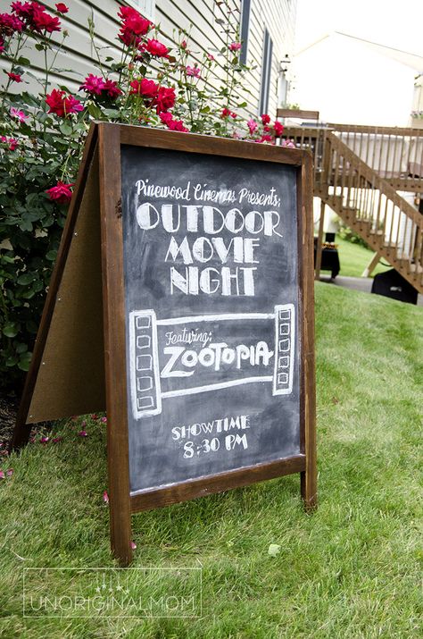 Movie Night Printables, Backyard Movie Night Party, Birthday Movie Night, Outdoor Movie Party, Backyard Movie Party, Movie Night Ideas, Movie Night Decorations, Movie Night For Kids, Outdoor Movie Night