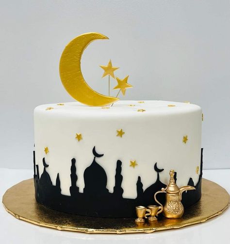 Ramadan Birthday Ideas, Islamic Cake Ideas, Eid Mubarak Cake Ideas, Ramadan Cake Ideas, Ramadan Cake Design, Eid Cake Ideas, Eid Cake Design, Eid Cake Decoration, Umrah Cake