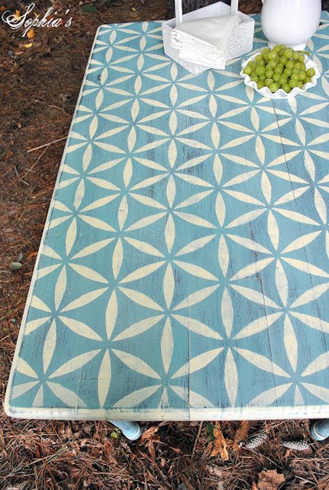 Painted Patio Table, Stencil Table Top, Painted Table Tops, Painted Kitchen Tables, Painting Table, Stenciled Table, Deck Table, Paint Inspiration, Mini Farm