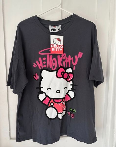 Hello Kitty Shirt Outfits, Hello Kitty Graphic Tee, Hello Kitty Shirts, Hello Kitty Shirt, Cutesy Outfit, Hello Kitty T Shirt, Hello Kitty Y2k, Hello Kitty Jewelry, Kitty Clothes