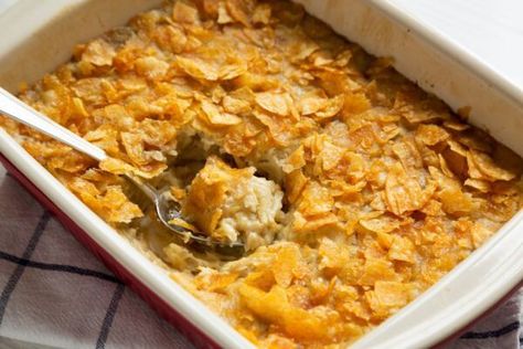 Funeral potatoes, a classic Mormon Thanksgiving dish, explained Hot Chicken Salads, Cheesy Potato Casserole, Potatoe Casserole Recipes, Baked Casserole, Thanksgiving Dishes, Cheesy Potatoes, Potato Casserole, Easy Casserole, Hot Meals