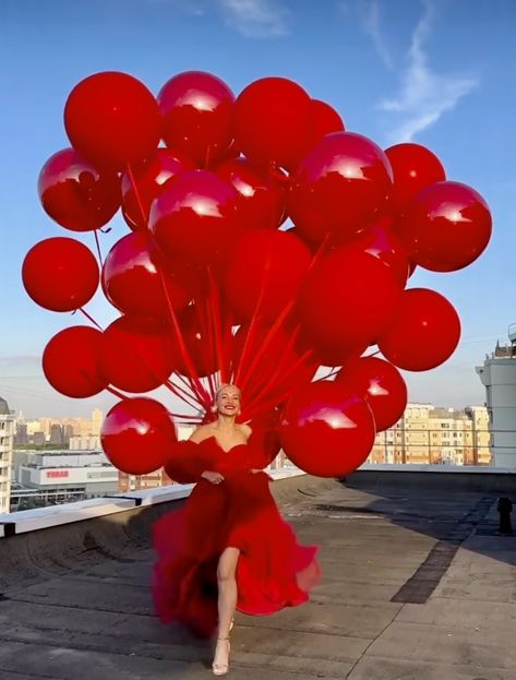 Red Birthday Shoot Ideas, Nye 2024, 28th Birthday, Birthday Inspo, Balloon Decor, Birthday Photoshoot, Balloon Decorations, Birthday Decorations, Balloons