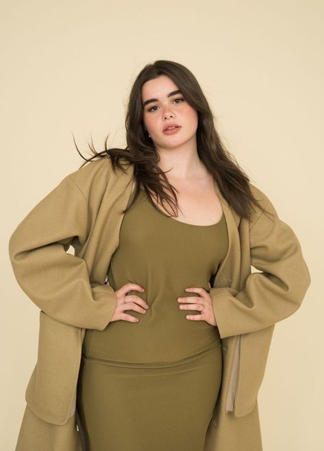 Barbie Ferreira Outfit, Plus Size Posing, Barbie Ferreira, One Friend, Twin Beds, Queen Size Bed, Future Outfit, Seductive Clothes, Curvy Women Outfits