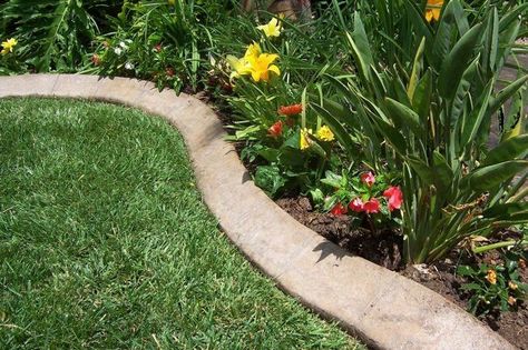 how-to-make-concrete-garden-edging Concrete Garden Edging, Landscape Edging, Lawn Edging, Concrete Garden, Garden Edging, Garden Borders, Gorgeous Gardens, Flower Bed, Lawn And Garden