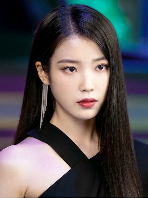 #IU #Hotel_Del_Luna #tvN #JangManWol #LeeJiEun #YeoJinGoo Iu Hotel Deluna, Iu Hotel Del Luna, Lee Jieun, Icons Girls, Iu Fashion, Estilo Chic, Long Black Hair, Fesyen Hijab, Korean Actresses