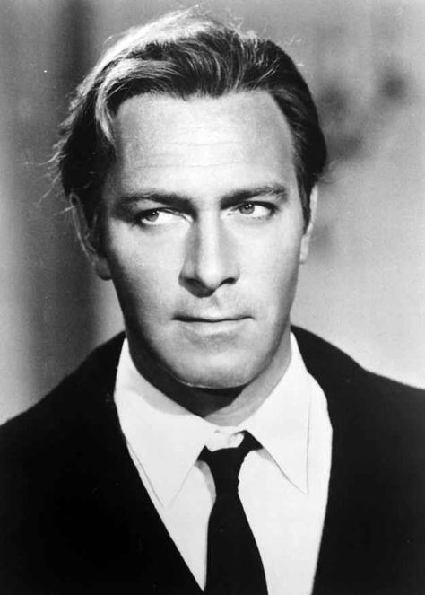 Christopher Plummer | 21 Actors Who Experienced The Prime Of Their Life In Truly Beautiful Ways Christopher Plummer Young, Georg Von Trapp, Stars D'hollywood, Christopher Plummer, Classic Movie Stars, Famous Men, Hollywood Actor, Famous Faces, Vintage Hollywood