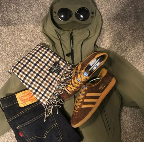 Keep It Lemon Football, Football Casuals Outfits, Football Hooligans Fashion, Casual Football Hooligans Street Styles, Cp Company Outfit, Football Clobber, Casuals Football Style, Clobber Casual, Hooligans Style