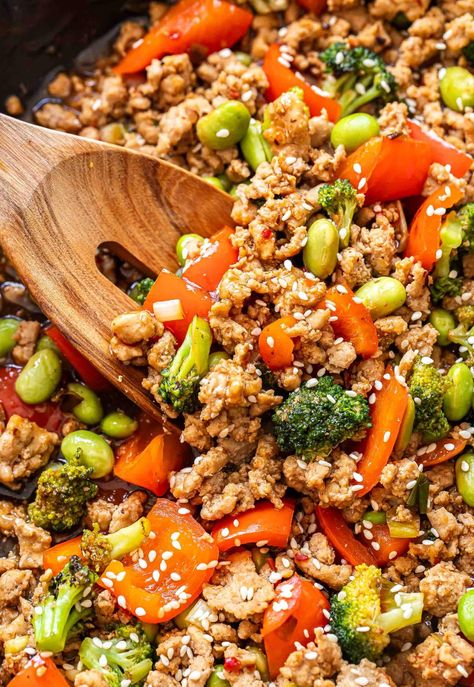 Ground Turkey Stir Fry is an easy dinner made with ground turkey, red bell pepper, edamame, broccoli, and a savory and sweet stir fry sauce. What To Do With Ground Turkey Recipes, Ground Turkey Green Bean Stir Fry, Ground Turkey Recipes Asian, Broccoli And Red Pepper Recipes, Ground Turkey Asian Recipes, Things To Do With Ground Turkey, Ground Turkey Rice Recipe, Sweet Stir Fry Sauce, Ground Turkey And Broccoli Recipes