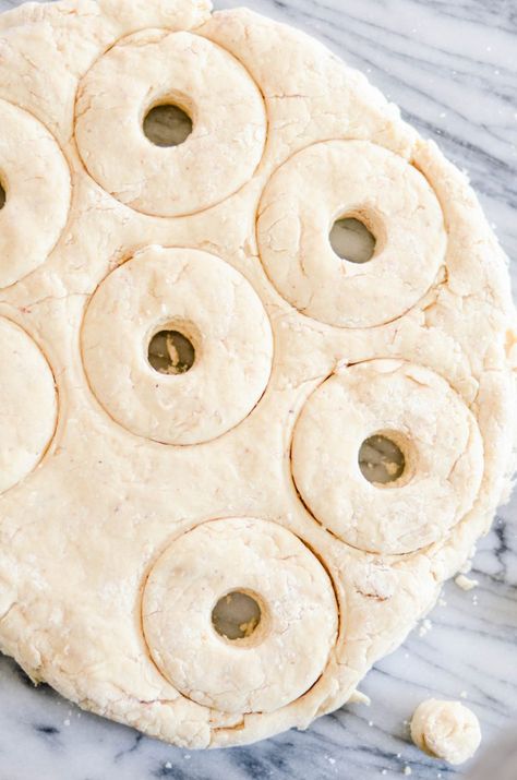 Buttermilk Donuts Old Fashioned, Things To Make With Buttermilk, How To Make Donuts At Home, Buttermilk Doughnut Recipe, Buttermilk Donut Recipe, Perfect Biscuits, Buttermilk Donuts, Best Donut Recipe, Donuts At Home