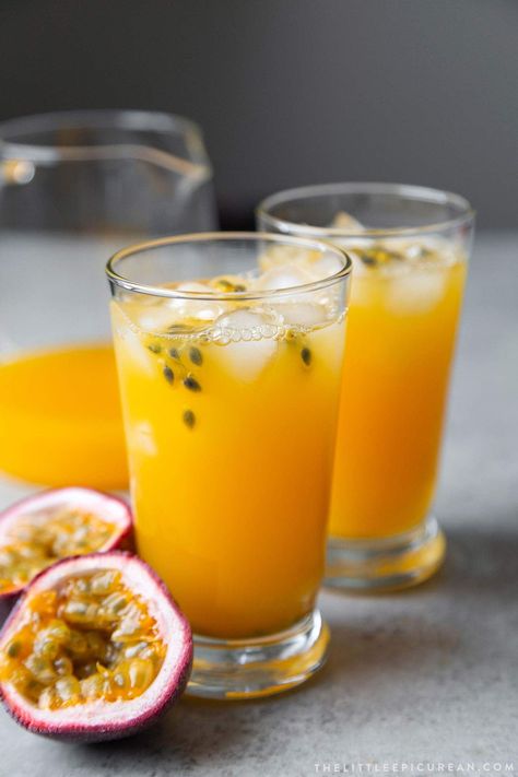 Buah Markisa, Passionfruit Recipes, Fruit Juice Recipes, Passion Fruit Juice, Fresh Fruit Juice, Fruit Puree, Fruit Photography, Fruit Drinks, Drinks Alcohol Recipes