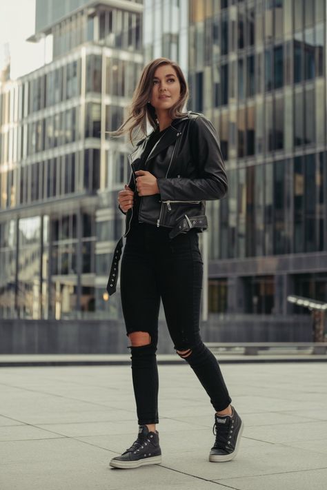 Rock Your Style with Confidence: Edgy Outfits Female 2024 - Fashion Tips Tricks Edgy Tomboy Fashion, Black Outfits Summer, Punk Chic Fashion, Edgy Outfits Summer, Grunge Outfits Black, Edgy Outfits Grunge, Edgy Grunge Style, Casual Edgy Outfits, Simple Black Outfits