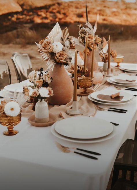 Desert Boho Wedding Centerpieces, Fall Wedding Table Decor Terracotta, Desert Wedding Table Setting, Boho Table Setting Wedding Round, Terracotta Place Setting, Boho Table Cloth Ideas, Terracotta Dessert Table, Terracotta Wedding Round Table, Diy Mexican Wedding Decorations