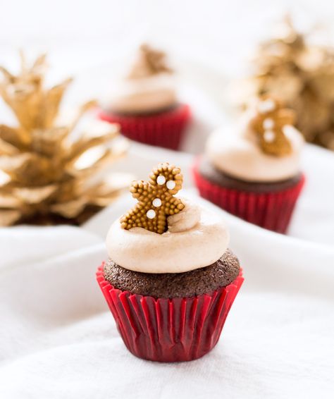 Gingerbread cupcakes are full of flavor with ginger spiced cake and sweet cinnamon cream cheese frosting. The mini size is perfect for holiday parties! Best Cupcake, Spiced Cake, Delicious Christmas Desserts, Gingerbread Cupcakes, Fun Cupcake Recipes, Cupcakes With Cream Cheese Frosting, Ginger Molasses Cookies, Cinnamon Cream Cheese Frosting, Christmas Food Desserts