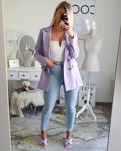 elegant style Pastel Purple Blazer Outfit, Lilac And Purple Outfit, Blazer Lila Outfits, Winter Blazer Outfits For Women, Purple Blazer Outfit, Blazers Outfits, Outfit Trabajo, Lilac Blazer, Church Clothes