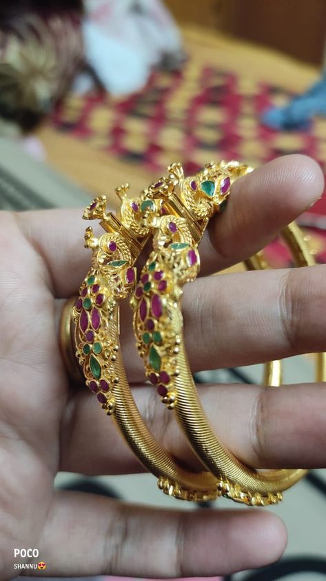 Bangles Jewelry Designs Gold Kada, Gold Gajulu Designs, Bangles Kada Gold, Nakshi Kankanalu Gold, Gold Kadas Bangles, Kankanam Bangles Gold Latest, Kankanam Bangles Gold For Women, Latest Kada Bangles Gold Design, Gajulu Designs Gold