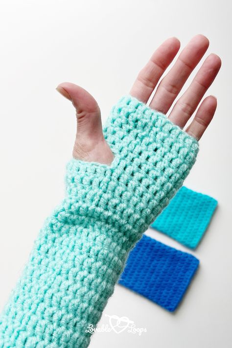 Make your own Easy Crochet Fingerless Gloves with this free pattern. Perfect for beginners. Written for small, medium, and large sizes. Crochet Easy Fingerless Gloves, Easy Crochet Wrist Warmers, Free Fingerless Gloves Pattern, Fingerless Gloves Crochet Free Pattern Easy, Crocheted Fingerless Gloves Free Pattern, Crochet Fingerless Gloves Free Pattern Easy, Easy Things To Crochet For Beginners Step By Step, Easy Small Crochet Projects, Diy Fingerless Gloves