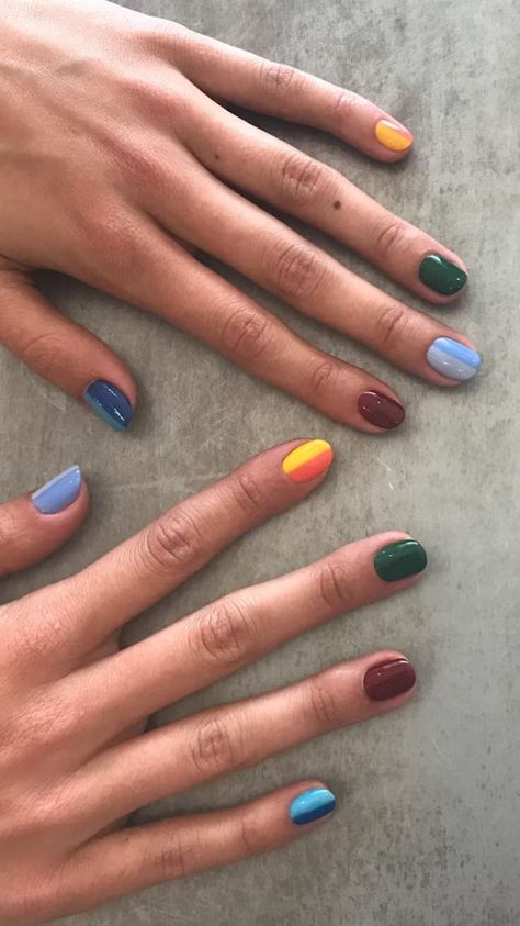 5 Nail Art Trends That Are Going To Be Huge This Fall Nail Art Fall Colors, Nail Design Glitter, Flot Makeup, Nail Art Trends, Beautiful Nail Designs, Neutral Nails, Art Trends, Fire Nails, Funky Nails