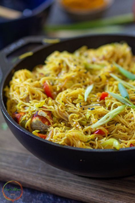 Singapore Noodles - Street Style | This That More | Vegetarian Homemade Curry Powder, Red Chili Paste, Singapore Noodles, Homemade Curry, Madras Curry, Beans Curry, Colorful Vegetables, Soba Noodles, Vegetable Protein