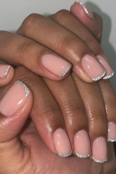 Short Nails With Glitter Tips, Short Glitter French Tip Nails, French Glitter Tips, French Tip Dip Nails, Holiday Dip Nails, Glitter Dip Nails, Nails Xoxo, Best Nail Trends, Themed Nail Art