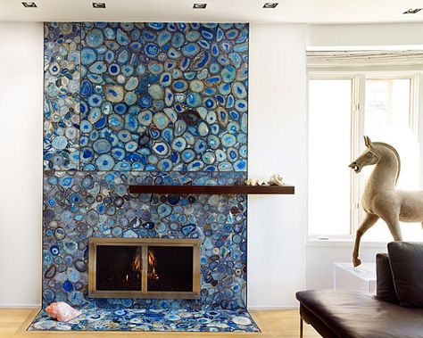 Agate, Lapis and Quartz: Mineral Decor for a Dazzling Interior Agate Tile, Agate Decor, Contemporary Fireplace, Fireplace Wall, Contemporary Living Room, Stone Fireplace, Blue Agate, Stone Tiles, Contemporary Living