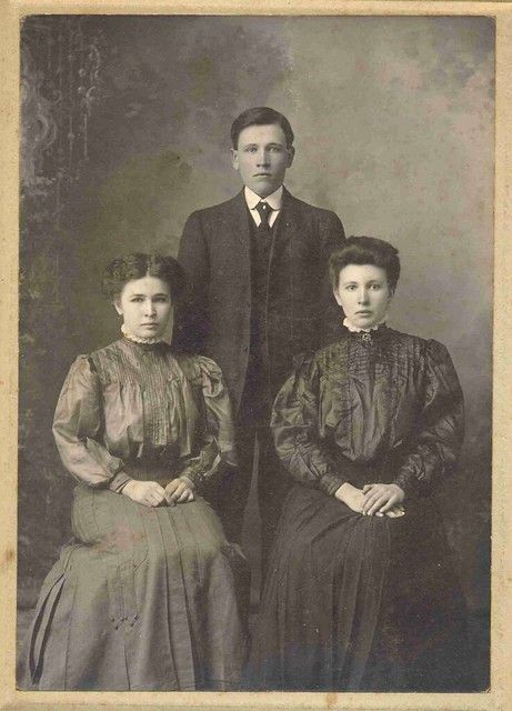 Found Photo - The Day Family | A cabinet card portrait with … | Flickr William And Diana, Antique Family Photos, Best Sketchbook, Brother And Sisters, Vintage Family Photos, Victorian Photography, Old Portraits, Old Family Photos, Human Drawing