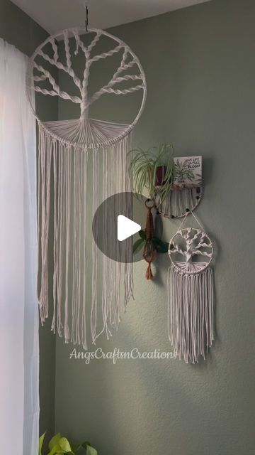 Macrame Tree Of Life Tutorial, Chunky Crochet Throw, Macrame Tree Of Life, Tree Of Life Macrame, Macrame Tree, Macrame Home Decor, Dream Catcher Craft, Macrame Wall Decor, Quick Crafts