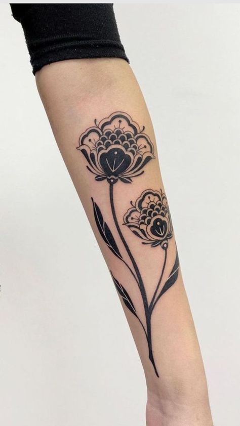 Floral Background Tattoo, Bold Back Tattoo, Art Deco Floral Tattoo, Art Deco Tattoo Sleeve, Flower Tattoos Traditional, Women Tattoos Arm, Egyptian Flower Tattoo, Bold Ornamental Tattoo, Traditional Vine Tattoo