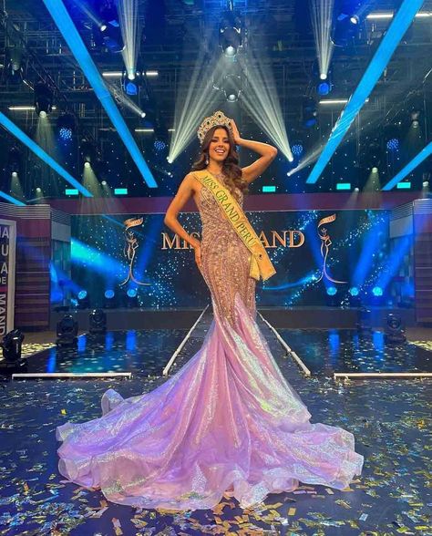 Mis Universe, Pageant Aesthetic, Miss Universe Dresses, Miss Universe Gowns, Four Runner, Miss Grand International, Pageant Life, Beauty Pageant Dresses, Miss Grand