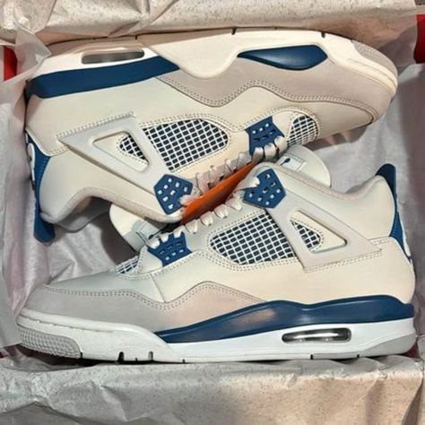 Ds New Air Jordan 4 Industrial Blue Size 10.5 New In Box Never Tried On Jordan 4 Industrial Blue, Nike Shoes Women Fashion, Industrial Blue, Pretty Sneakers, Shoes For School, Nike Shoes Girls, Jordan 4s, Jordan Shoes Retro, Pretty Shoes Sneakers