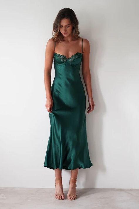 Customer Faves Fall Cocktail Dress, Event Fits, Forest Green Dress, Stunning Wedding Guest Dresses, Fancy Event, Green Silk Dresses, White Bridal Dresses, Maxi Dress Wedding Guest, White Bridesmaid Dresses