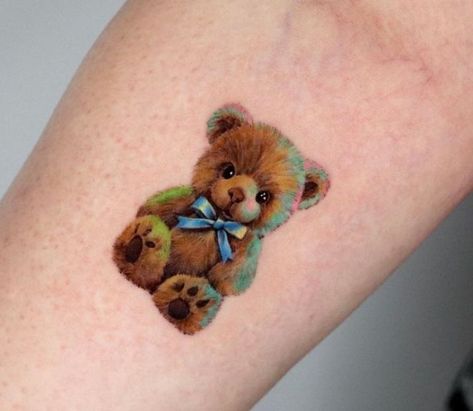 Baby Bear Tattoo, Teddy Bear Tattoo, Tats Ideas, Inspo Tattoo, Teddy Bear Cakes, Ribbon Tattoos, Bear Tattoos, Cat Tattoo Designs, Cute Goth