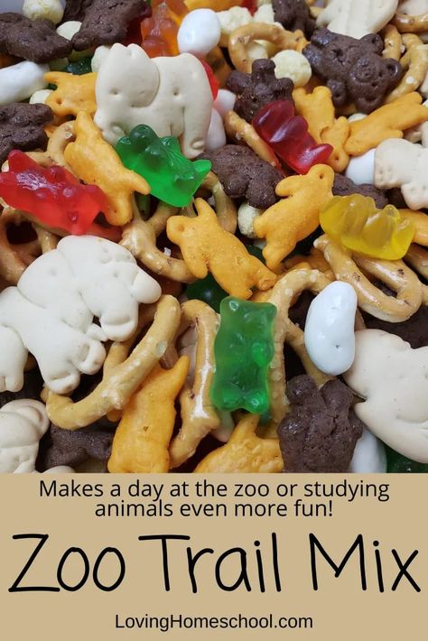 The kids will have great fun mixing up this simple but delicious trail mix with fun animal themes for a day at the zoo! They will have even more fun eating it! Farm Snacks, Australian Snacks, Vbs Snacks, Preschool Cooking, Zoo Crafts, Theme Snack, Animal Snacks, Bible Camp, Zoo Crew