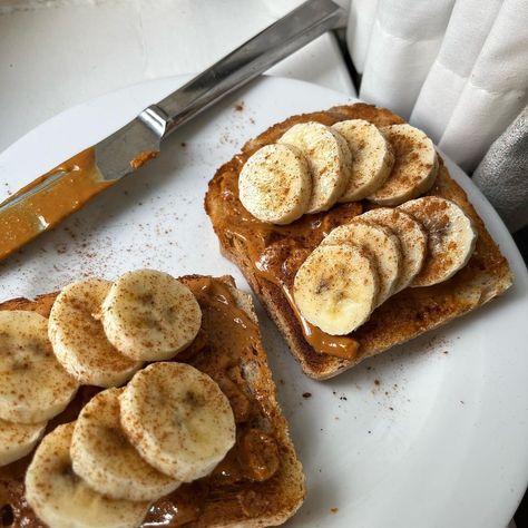 Toast With Banana And Peanut Butter, Toast Banana Peanut Butter, Peanut Butter Banana Toast Aesthetic, Pb And Banana Toast, Peanut Butter With Banana, Peanut Butter And Banana Toast, Peanut Butter Toast With Banana, Peanut Butter On Toast, Peanut Butter Toast Aesthetic