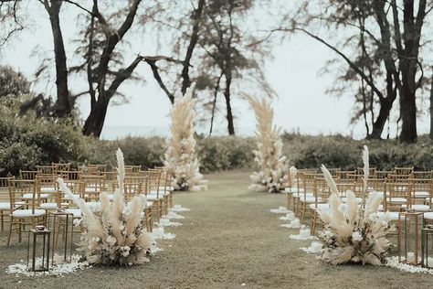 Pampas grass wedding flowers for destination wedding in Phuket. Complete with dried floral arrangements and sparkler exit. Pampas Matrimonio, Matrimonio Pampas, White Pampas Wedding, Pampas Wedding Arch, Pampas Wedding Decor, Pampas Wall, Morocco Wedding, Pampas Wedding, Boho Wedding Arch