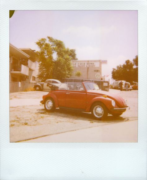 https://flic.kr/p/sJ4U6R | TC's Old V-Dub Home | my first Polaroid 600 photo Old Polaroid Pictures, Old Polaroid, Retro Polaroid, 60s Photos, Nostalgic Photos, Room Collage, Polaroid 600, Victorian Home Decor, Vintage Polaroid