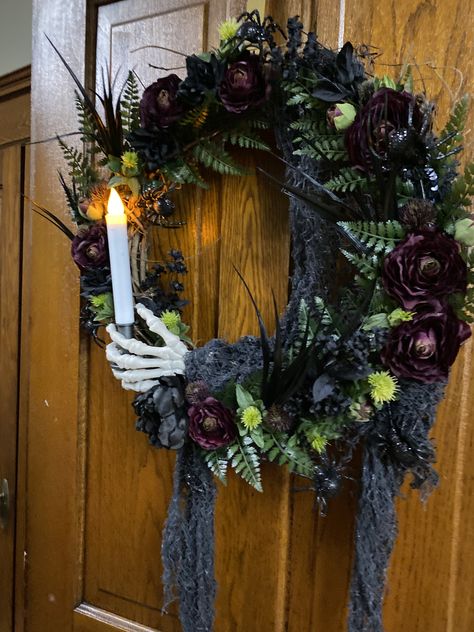 Spooky Fall Porch Decor, Floral Halloween Wreath, Voodoo Halloween Wreath, Crescent Moon Wreath Diy Halloween, Creepy Halloween Wreaths Diy, Wreath Halloween Diy, Halloween Diy Wreaths For Front Door, Diy Skeleton Wreath, Farmhouse Halloween Wreath