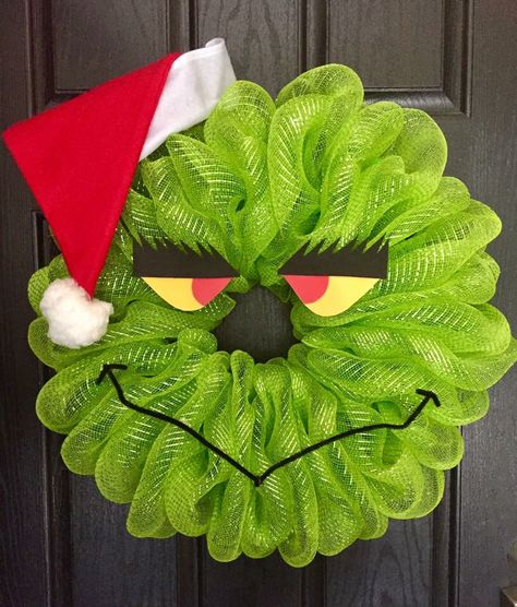 I love this one Grinch Wreath, Grinch Christmas Decorations, Wreaths Christmas, Christmas Mesh Wreaths, Porte Decorate, Wreaths Diy, Xmas Wreaths, Diy Christmas Decorations, Grinch Christmas