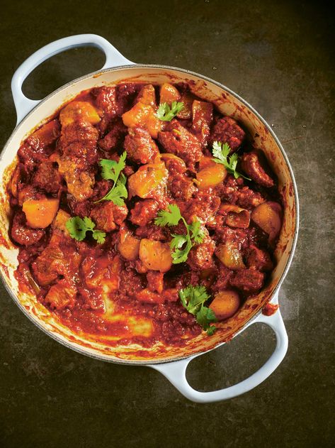 A rich, warm stew spiced with ras-el-hanout, Rick Stein's Lamb Tagine with Apricots is served with couscous for a filling meal. Rick Stein Recipes, African Kitchen, Easy Suppers, Lamb Tagine, Curry Pasta, Moroccan Recipes, Rick Stein, Apricot Recipes, Slow Cooked Lamb