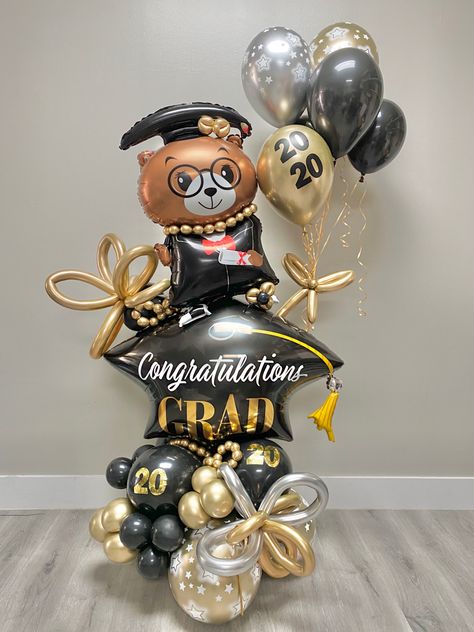 Grad Balloon Centerpiece, Ballon Graduation Bouquet, Graduation Balloon Arrangement, Graduation Balloon Bouquet Ideas, Balloon Bouquet Graduation, Graduation Balloon Ideas, Graduation Balloon Bouquets, Balloon Decorations Graduation, Memorial Christmas Gift