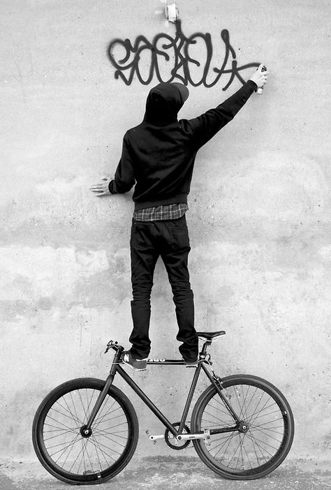 Train Hopping, Chicano Style, Andermatt, Graffiti Artwork, Urban Bike, Style Tattoo, Black And White Photograph, Foto Art, Urban Life