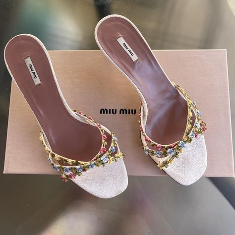 Super Rare Vintage Y2K 2000’s Fairy Floral Miu Miu... - Depop Sam Core, Miu Miu Heels, Hak Tinggi, Glamouröse Outfits, Pretty Heels, Dr Shoes, Pola Gelang, Vintage Heels, Fancy Shoes